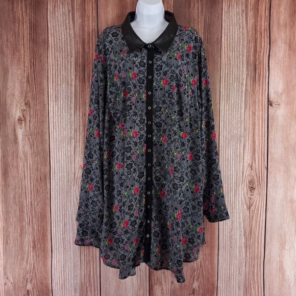 Torrid x Betsey Johnson Womens Size 6 (6X) Tunic Blouse Georgette Floral Skulls - Picture 1 of 12